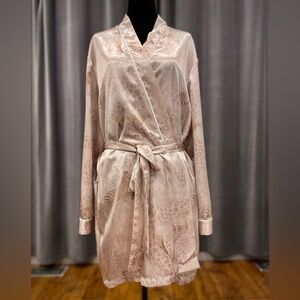 Vintage Lise Watier satin kimono robe
